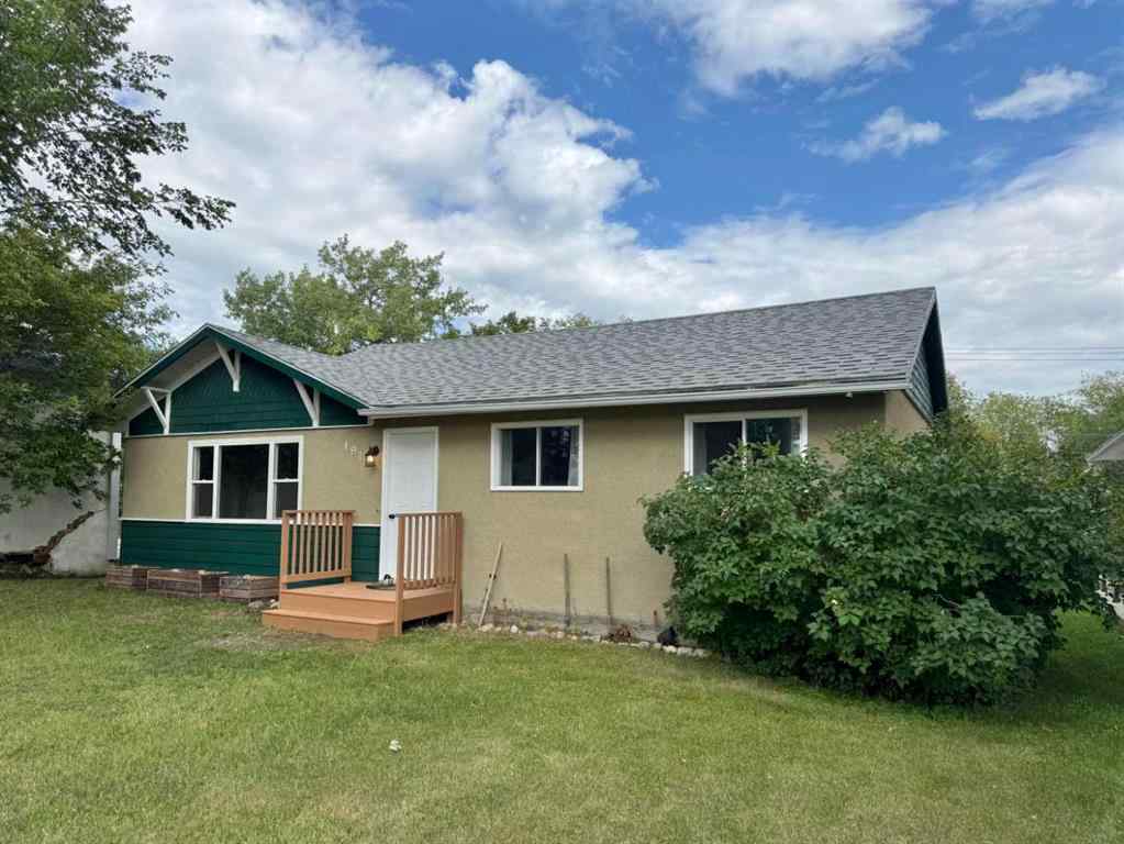 MLS® A2248282 - 4911 50 Street  in Edgerton Edgerton, Residential
