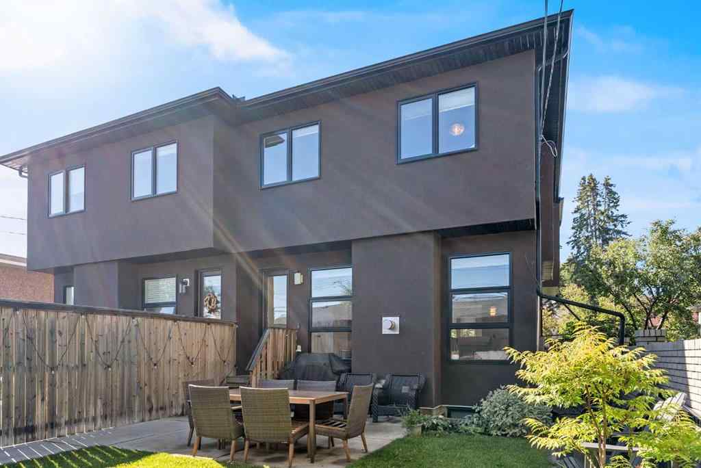 MLS® A2248288 - 434 30 Avenue NW in Mount Pleasant Calgary, Residential