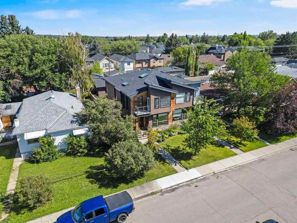 MLS® A2248288 - 434 30 Avenue NW in Mount Pleasant Calgary, Residential