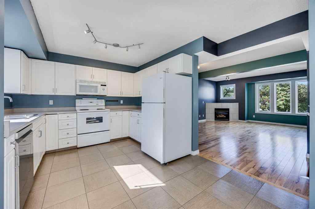 MLS® A2248303 - 225 Killarney Glen Court SW in Killarney/Glengarry Calgary, Residential