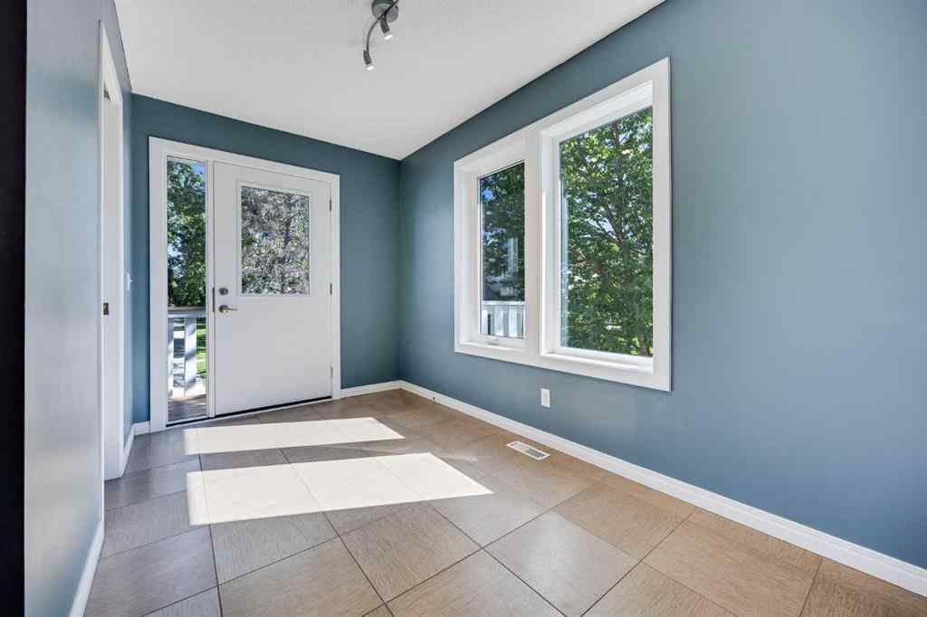 MLS® A2248303 - 225 Killarney Glen Court SW in Killarney/Glengarry Calgary, Residential