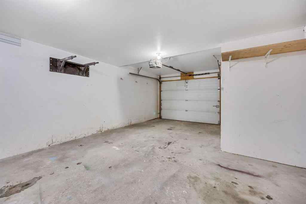 MLS® A2248303 - 225 Killarney Glen Court SW in Killarney/Glengarry Calgary, Residential