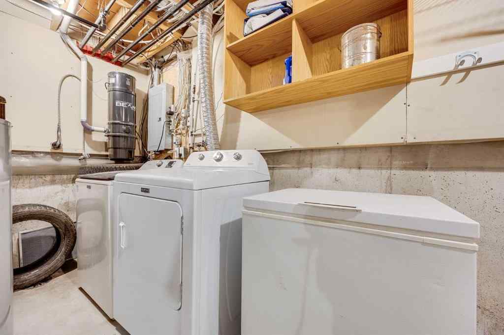 MLS® A2248303 - 225 Killarney Glen Court SW in Killarney/Glengarry Calgary, Residential