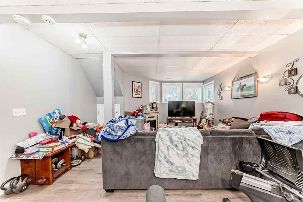 MLS® A2248311 - 1328 Meadowbrook Drive SE in Meadowbrook Airdrie, Residential