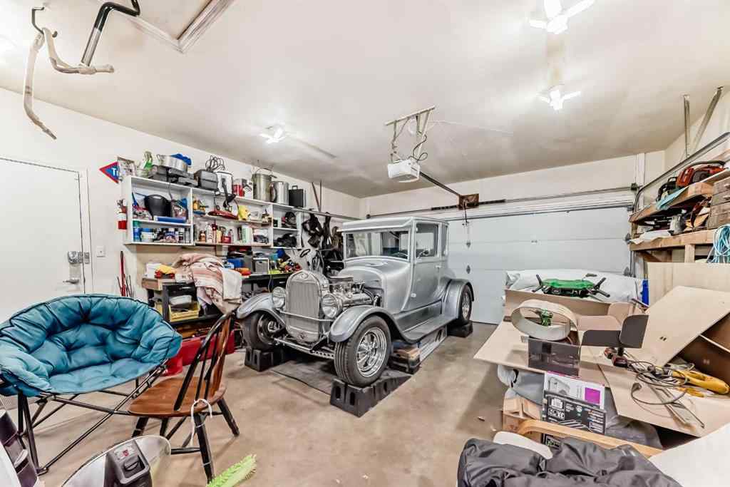 MLS® A2248311 - 1328 Meadowbrook Drive SE in Meadowbrook Airdrie, Residential