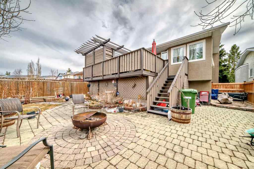 MLS® A2248311 - 1328 Meadowbrook Drive SE in Meadowbrook Airdrie, Residential