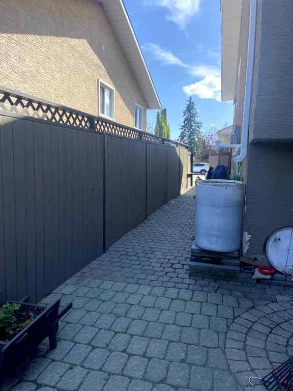 MLS® A2248311 - 1328 Meadowbrook Drive SE in Meadowbrook Airdrie, Residential