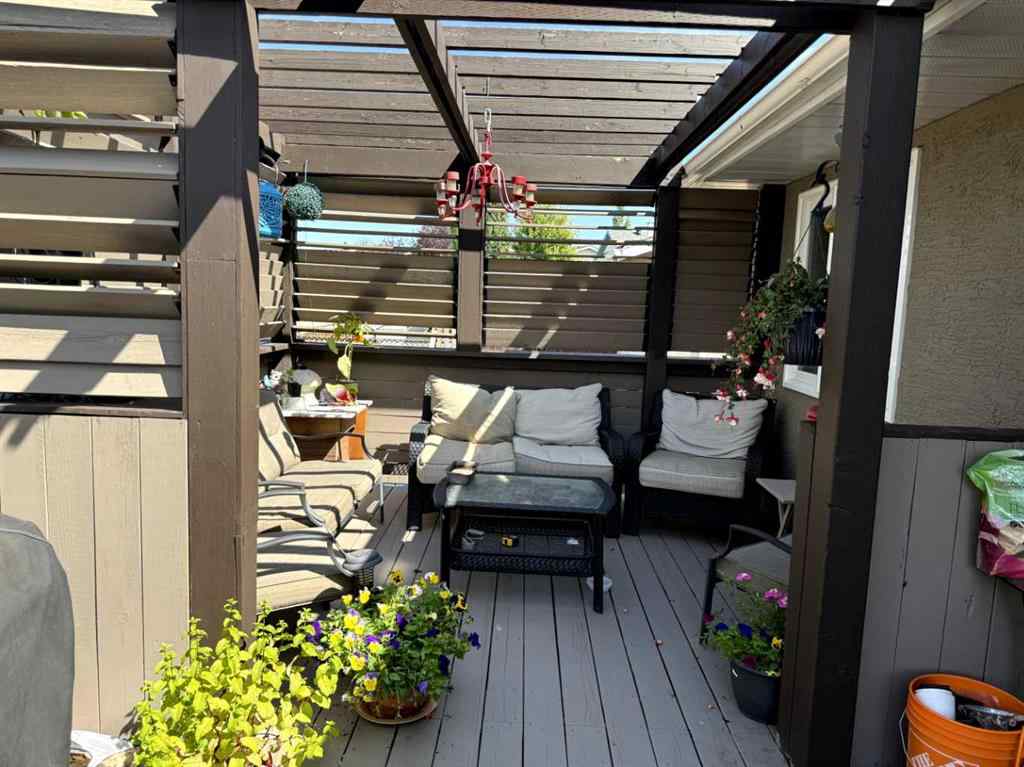 MLS® A2248311 - 1328 Meadowbrook Drive SE in Meadowbrook Airdrie, Residential