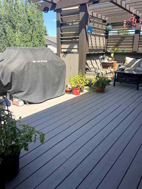 MLS® A2248311 - 1328 Meadowbrook Drive SE in Meadowbrook Airdrie, Residential