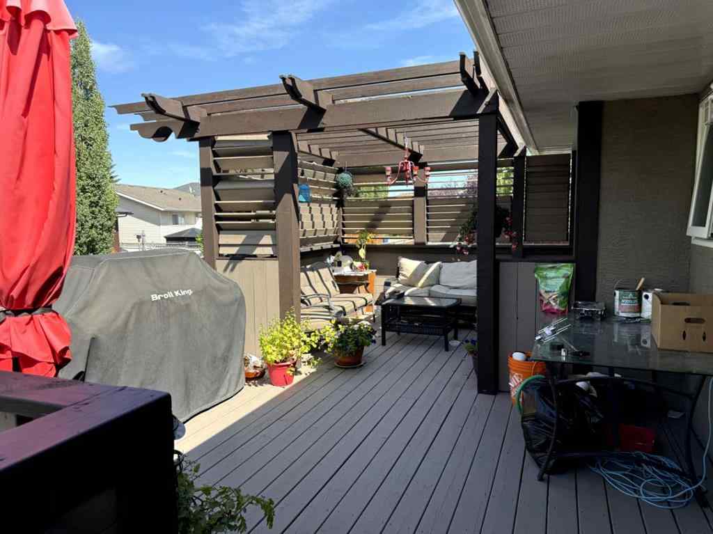 MLS® A2248311 - 1328 Meadowbrook Drive SE in Meadowbrook Airdrie, Residential