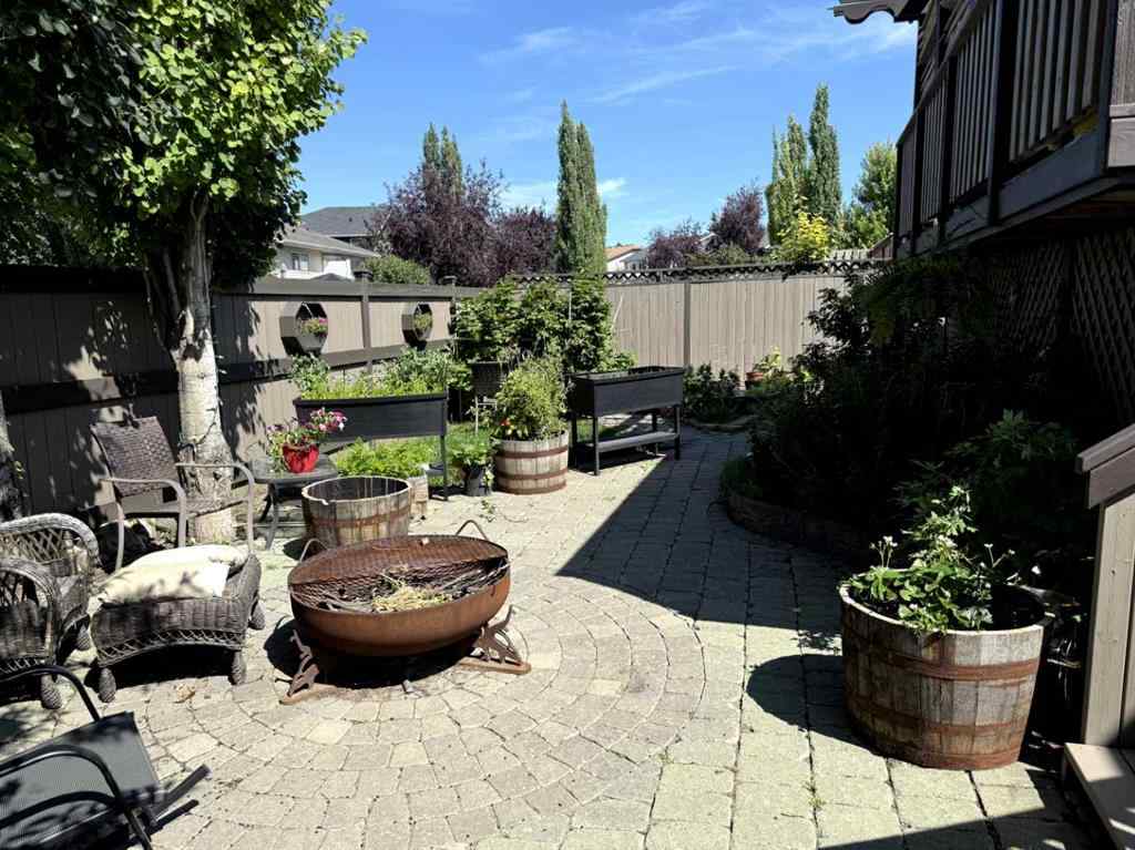 MLS® A2248311 - 1328 Meadowbrook Drive SE in Meadowbrook Airdrie, Residential