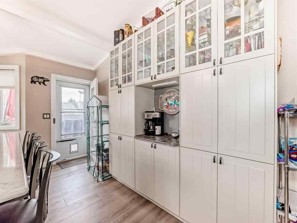 MLS® A2248311 - 1328 Meadowbrook Drive SE in Meadowbrook Airdrie, Residential