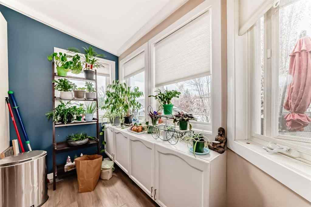 MLS® A2248311 - 1328 Meadowbrook Drive SE in Meadowbrook Airdrie, Residential