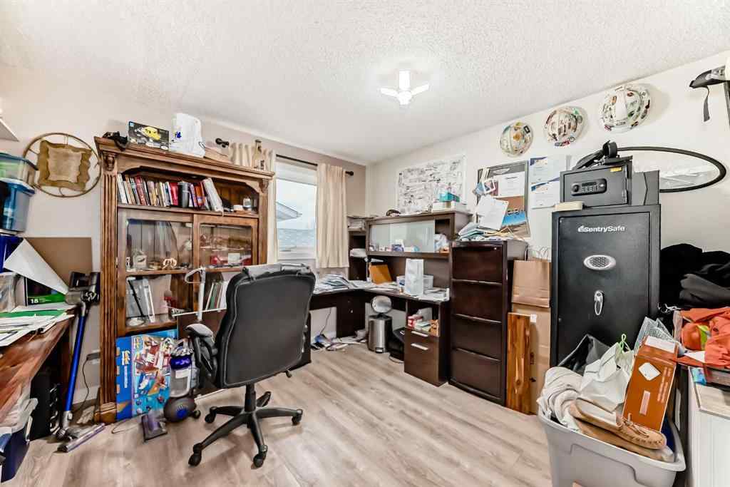 MLS® A2248311 - 1328 Meadowbrook Drive SE in Meadowbrook Airdrie, Residential