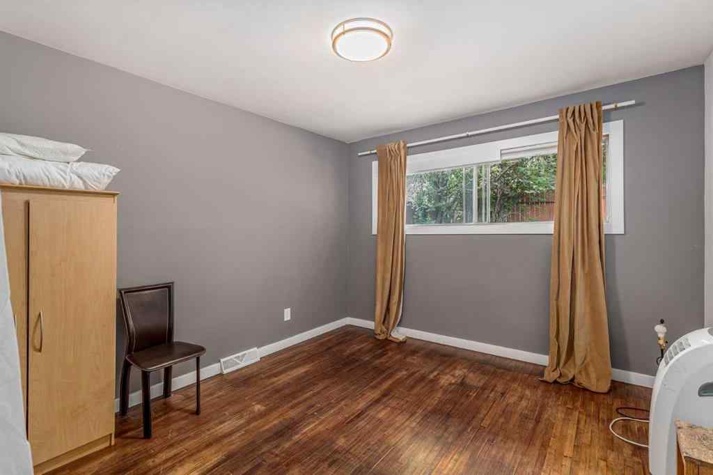 MLS® A2248320 - 206, 208 43 Avenue SW in Parkhill Calgary, Residential