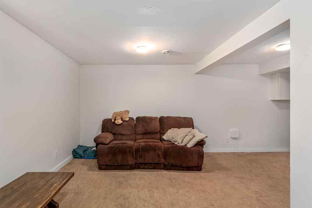 MLS® A2248320 - 206, 208 43 Avenue SW in Parkhill Calgary, Residential