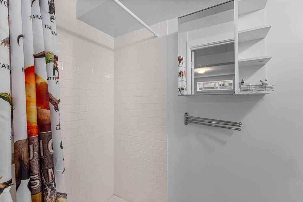 MLS® A2248320 - 206, 208 43 Avenue SW in Parkhill Calgary, Residential