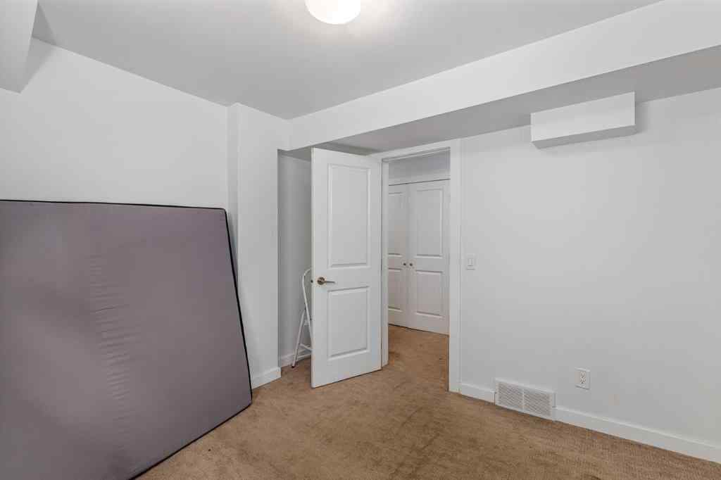 MLS® A2248320 - 206, 208 43 Avenue SW in Parkhill Calgary, Residential
