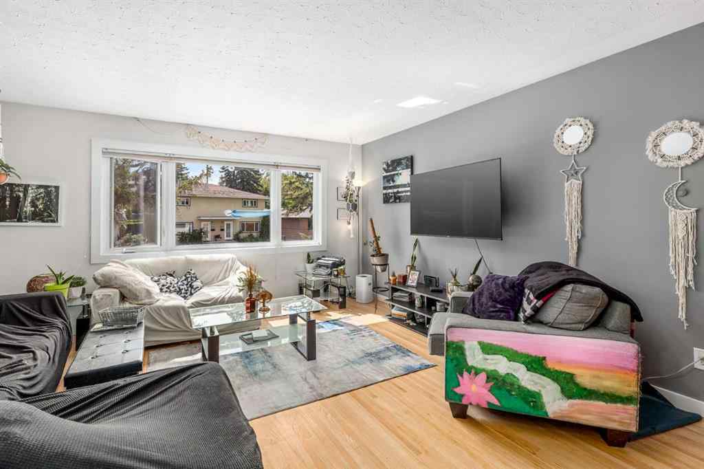 MLS® A2248320 - 206, 208 43 Avenue SW in Parkhill Calgary, Residential