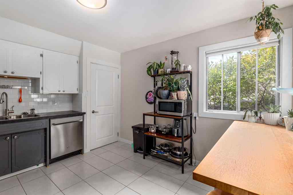 MLS® A2248320 - 206, 208 43 Avenue SW in Parkhill Calgary, Residential