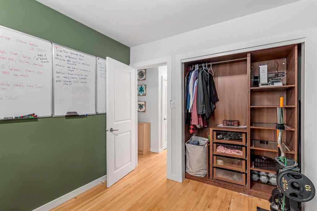 MLS® A2248320 - 206, 208 43 Avenue SW in Parkhill Calgary, Residential