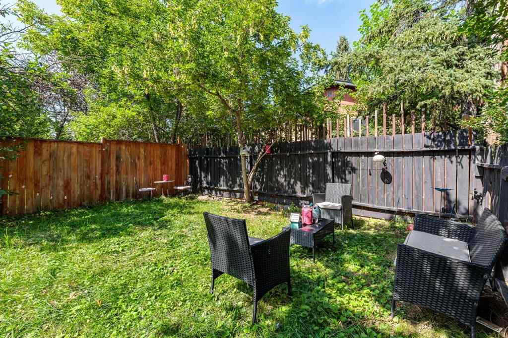 MLS® A2248320 - 206, 208 43 Avenue SW in Parkhill Calgary, Residential