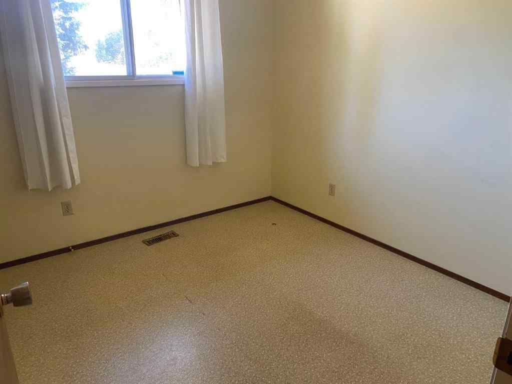 MLS® A2248322 - 9812 83 Avenue  in Patterson Place Grande Prairie, Residential