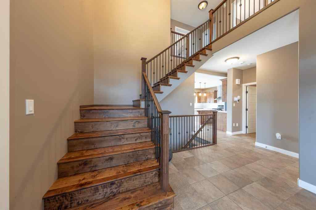 MLS® A2248328 - 5209 19 Street  in College Park Lloydminster, Residential