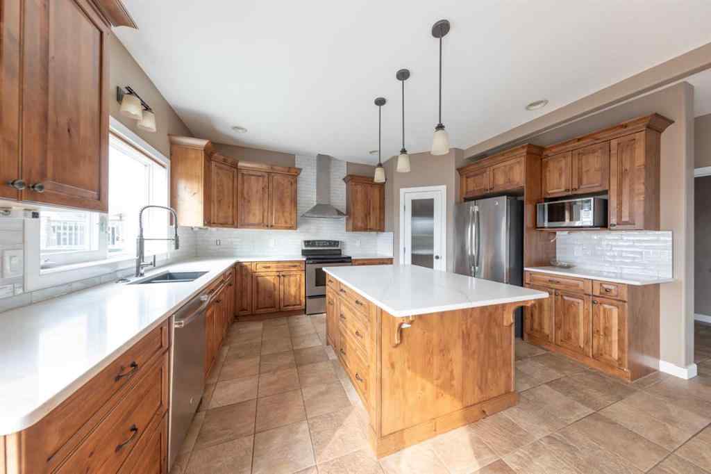 MLS® A2248328 - 5209 19 Street  in College Park Lloydminster, Residential