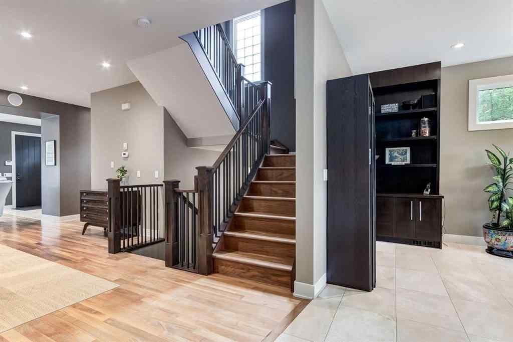 MLS® A2248332 - 1713 27 Street SW in Shaganappi Calgary, Residential