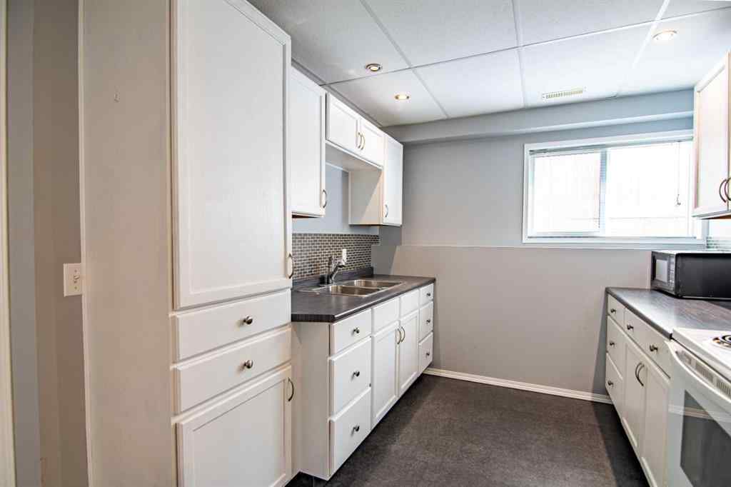 MLS® A2248337 - 61 Mann Drive  in Palisades Penhold, Residential