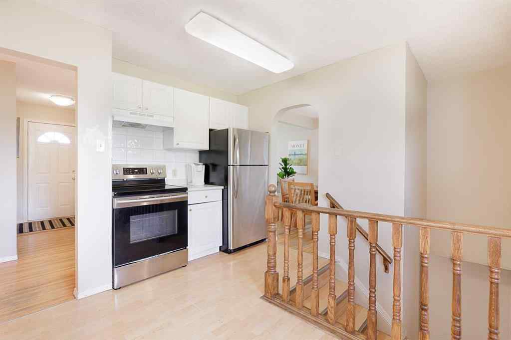MLS® A2248342 - 639 Thornhill Drive NW in Thorncliffe Calgary, Residential