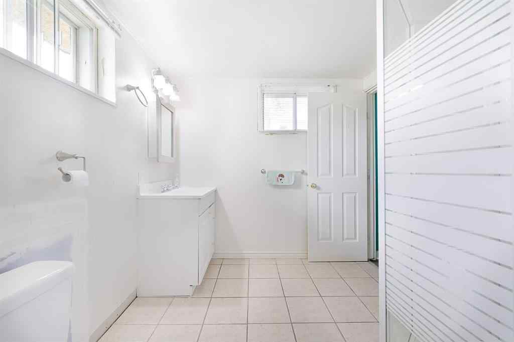 MLS® A2248342 - 639 Thornhill Drive NW in Thorncliffe Calgary, Residential