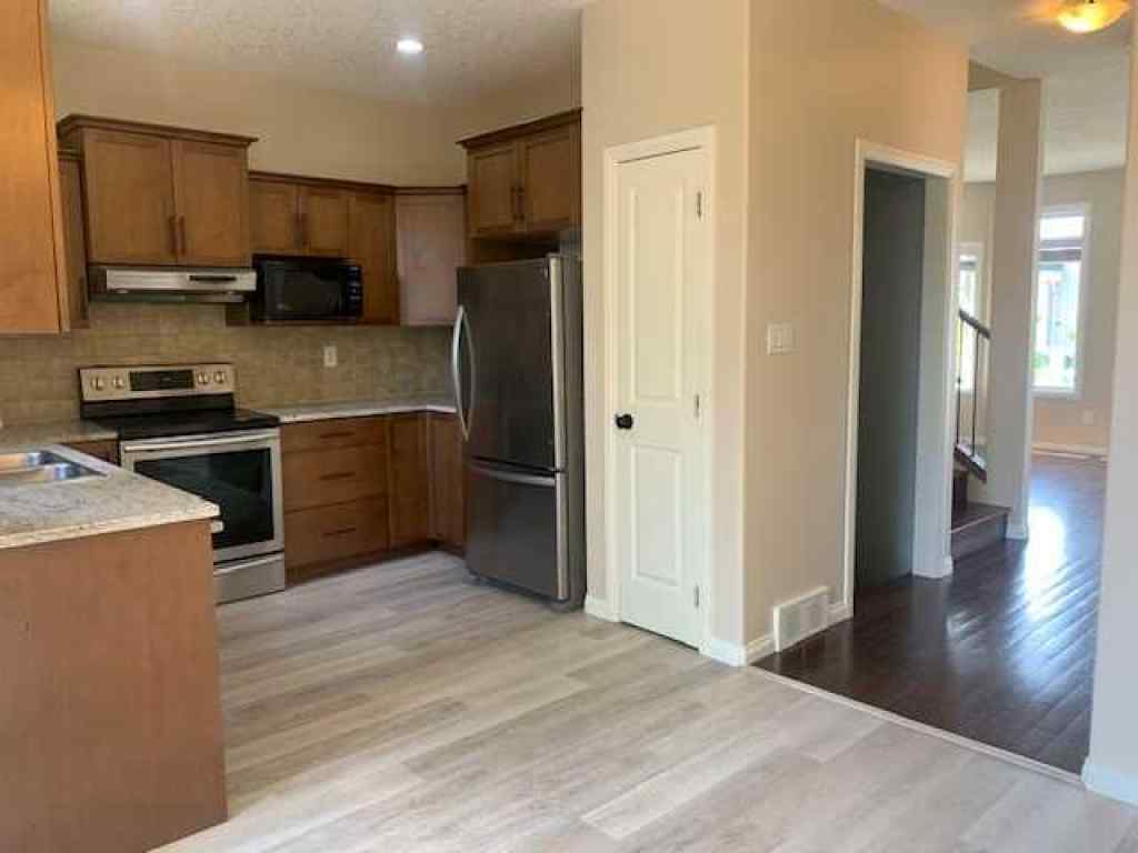 MLS® A2248348 - 512 Silkstone Crescent W in Copperwood Lethbridge, Rental