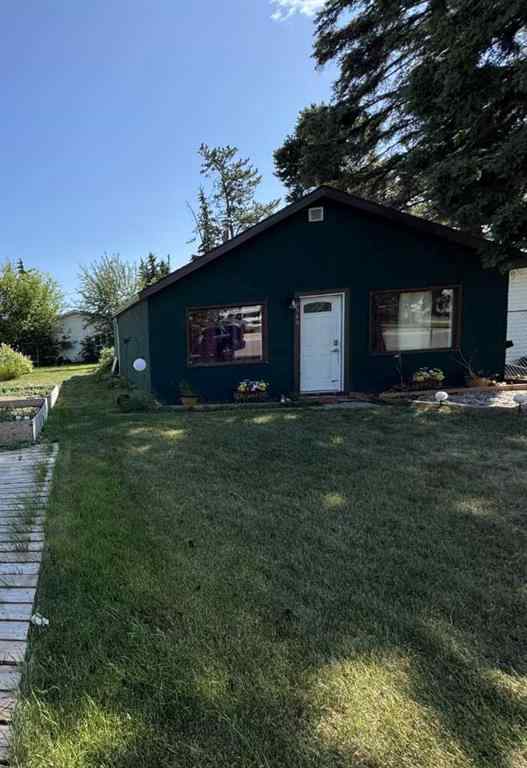 MLS® A2248353 - 9509 104 Avenue  in Hillside Grande Prairie, Residential