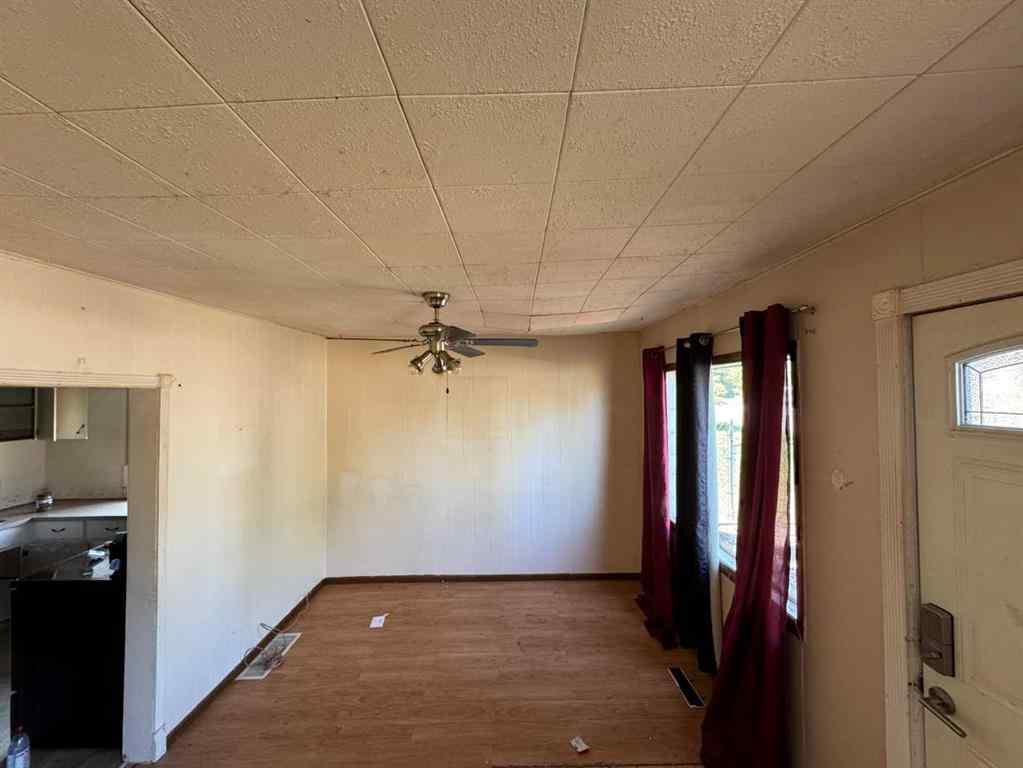 MLS® A2248353 - 9509 104 Avenue  in Hillside Grande Prairie, Residential