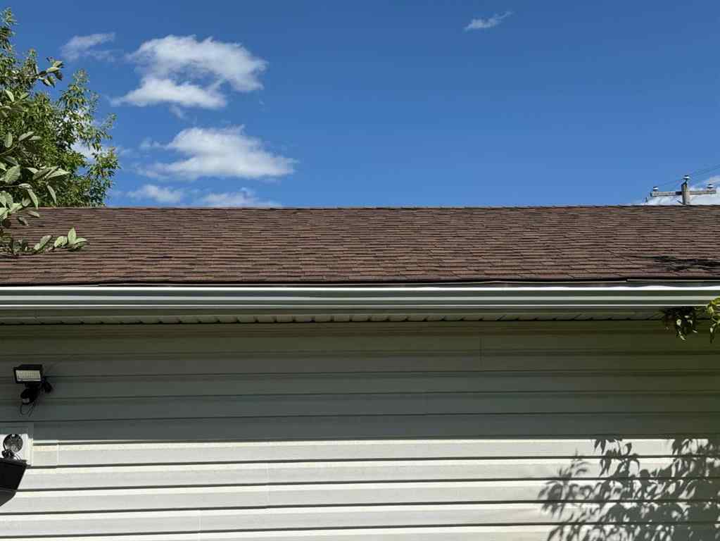 MLS® A2248353 - 9509 104 Avenue  in Hillside Grande Prairie, Residential