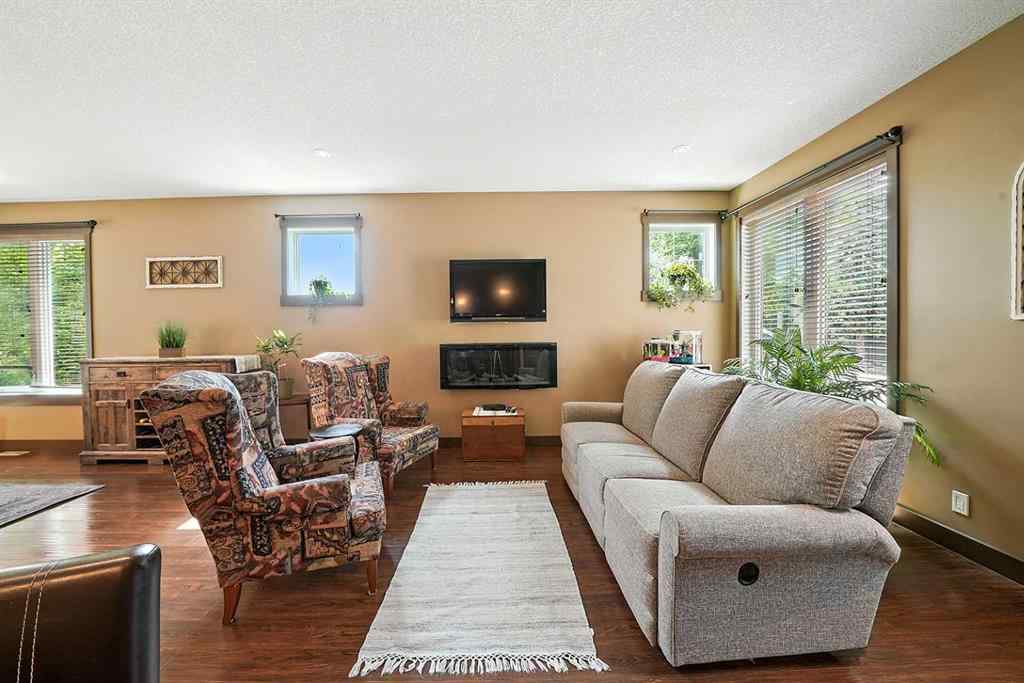 MLS® A2248365 - 3715 44A Avenue  in Mountview Red Deer, Residential