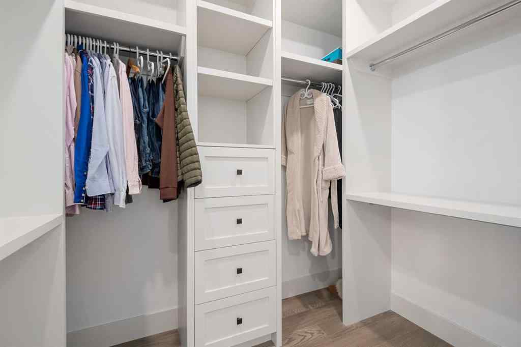 MLS® A2248382 - 2126B 52 Avenue SW in North Glenmore Park Calgary, Residential