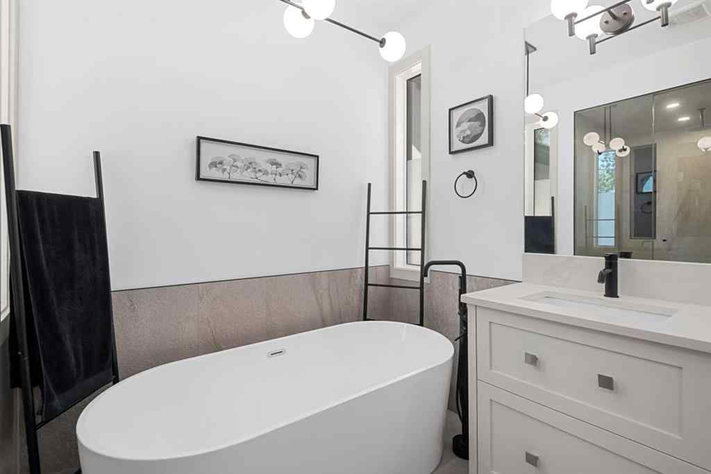 MLS® A2248382 - 2126B 52 Avenue SW in North Glenmore Park Calgary, Residential