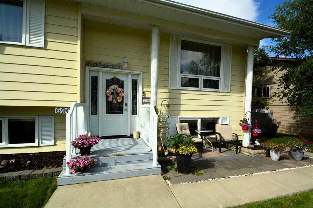 MLS® A2248401 - 6908 5 Avenue  in Edson Edson, Residential