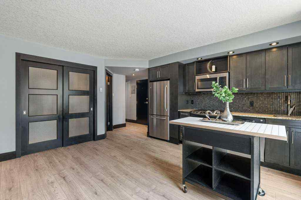 MLS® A2248412 - Unit #204 1815 16 Street SW in Bankview Calgary, Residential