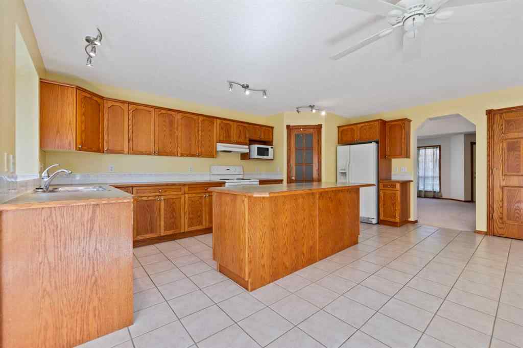 MLS® A2248417 - 183 Cove Drive  in The Cove Chestermere, Residential
