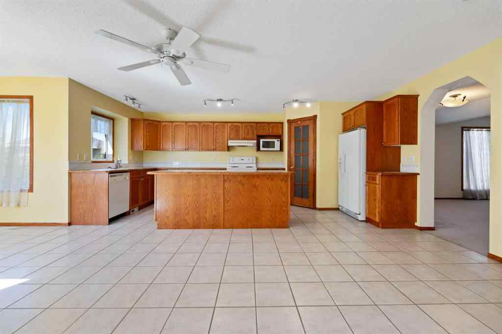 MLS® A2248417 - 183 Cove Drive  in The Cove Chestermere, Residential