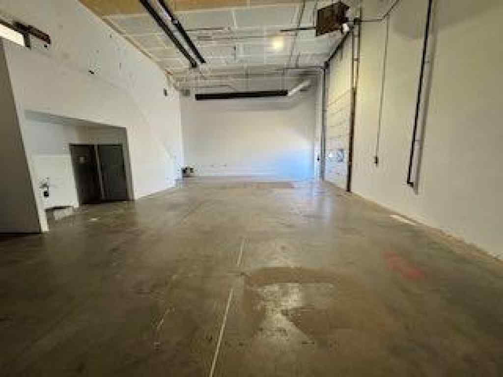 MLS® A2248425 - Unit #3 762 23 Street SW in South West Industrial Medicine Hat, Commercial