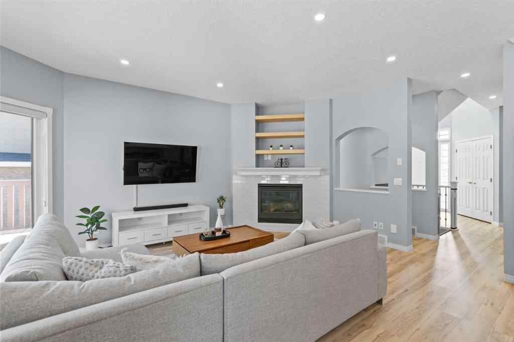 MLS® A2248436 - 74 Simcrest Manor SW in Signal Hill Calgary, Residential
