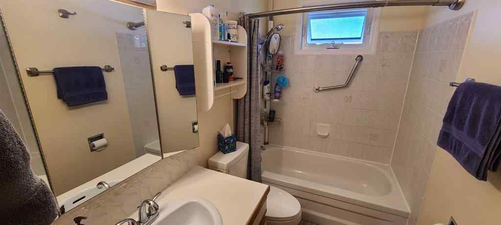 MLS® A2248441 - 5107 53 Street  in NONE Taber, Residential