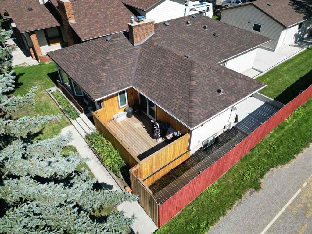 MLS® A2248444 - 79 Beaconsfield Way NW in Beddington Heights Calgary, Residential