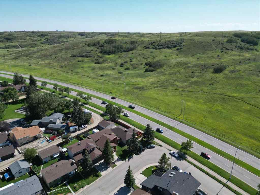 MLS® A2248444 - 79 Beaconsfield Way NW in Beddington Heights Calgary, Residential
