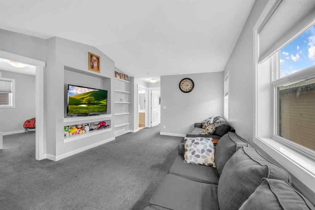 MLS® A2248446 - 342 Hillcrest Circle SW in Hillcrest Airdrie, Residential